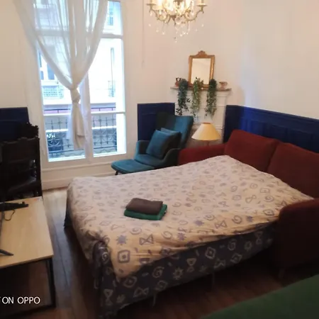 Apartment Large Family Typical Parisian